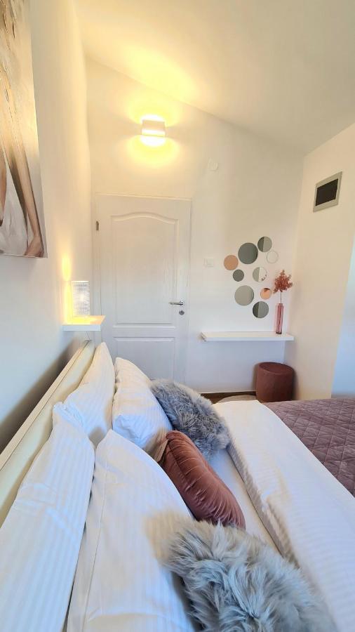 Family Oasis Apartment Zukve Vrsi Dış mekan fotoğraf